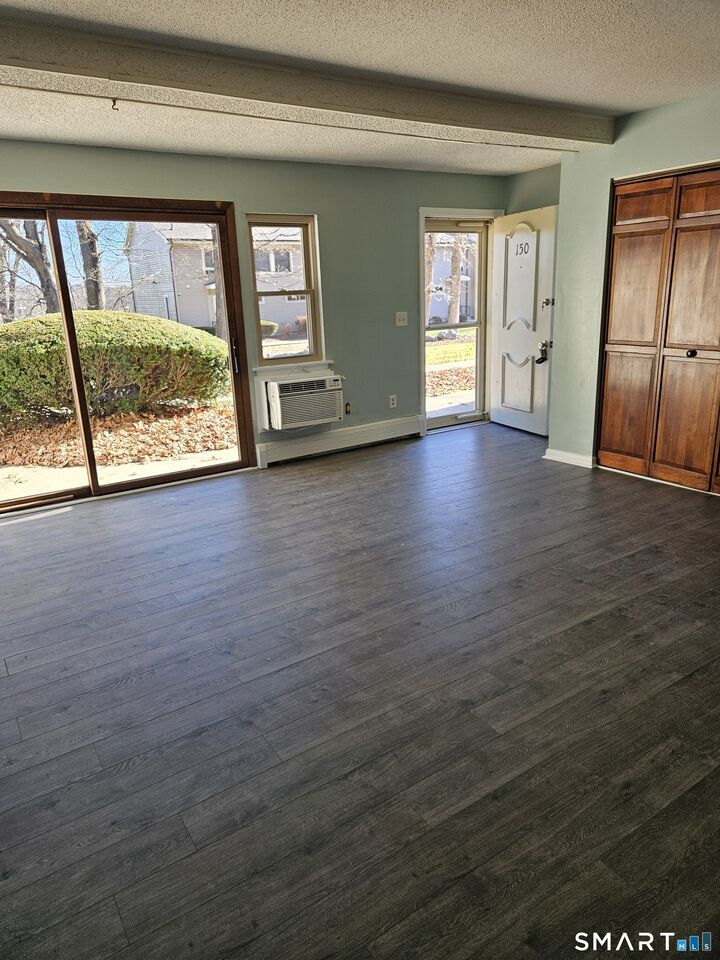 Property Photo: 150 Sheraton Lane 150 CT 06360