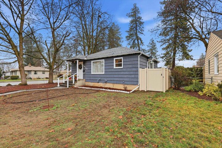 Property Photo: 1403 E Thurston Ave WA 99203