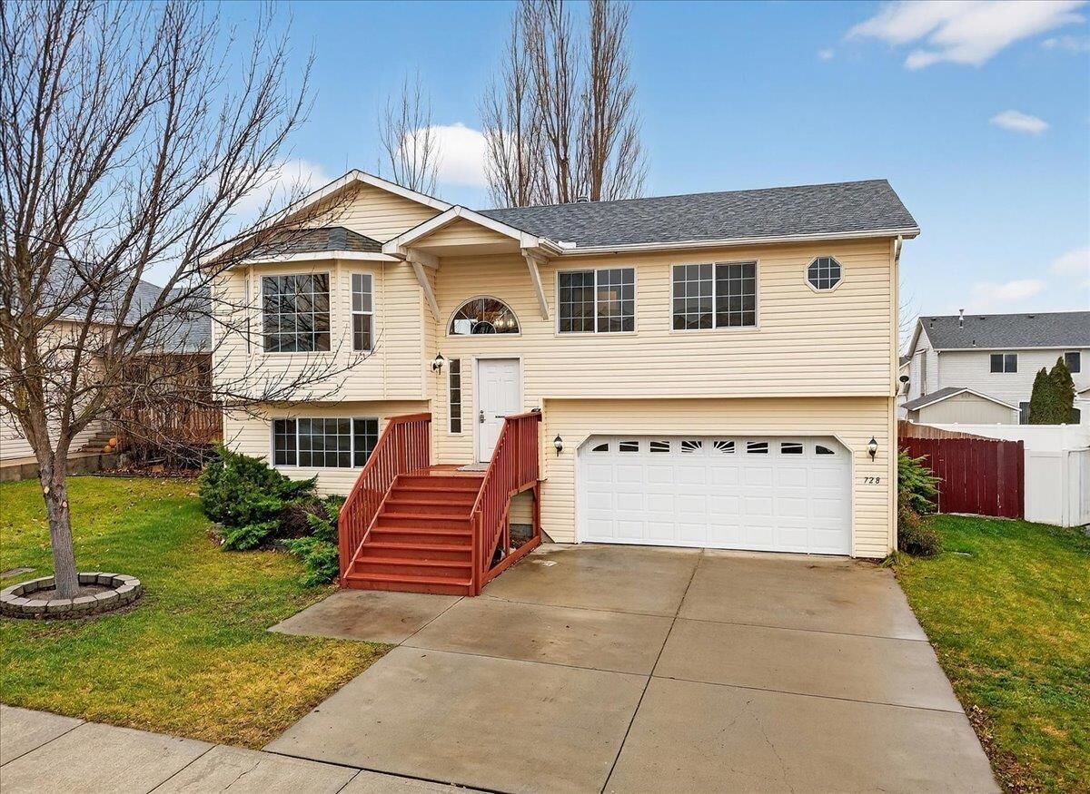 Property Photo:  728 E Joshua Dr  WA 99022 