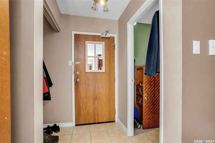 Property Photo: 437 Pendygrasse Road 302 SK S7M 5C1