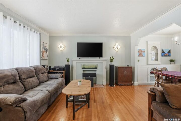 Property Photo: 2221 Athol Street SK S4T 3G2