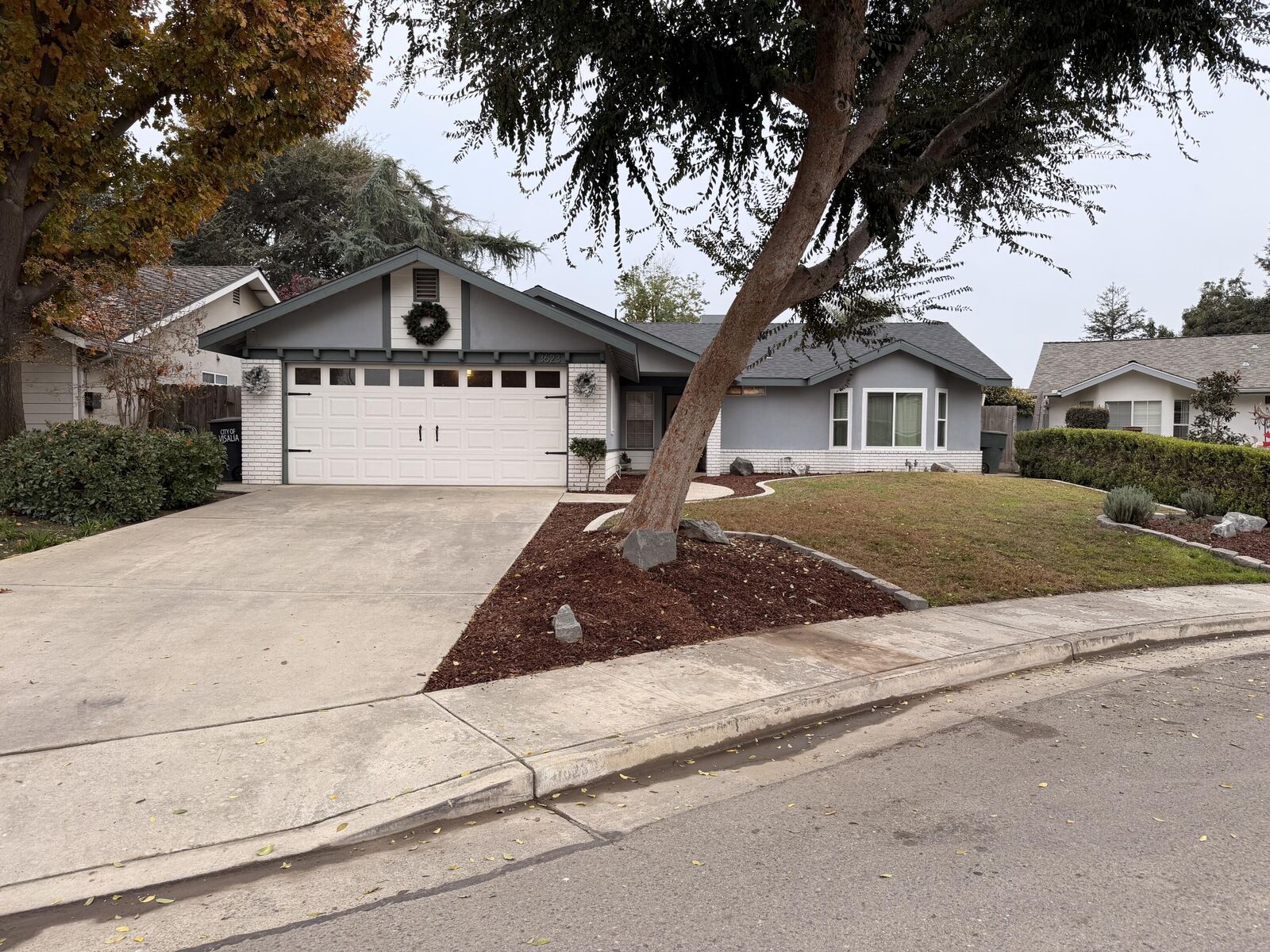 Property Photo:  3623 E Acequia Court  CA 93292 