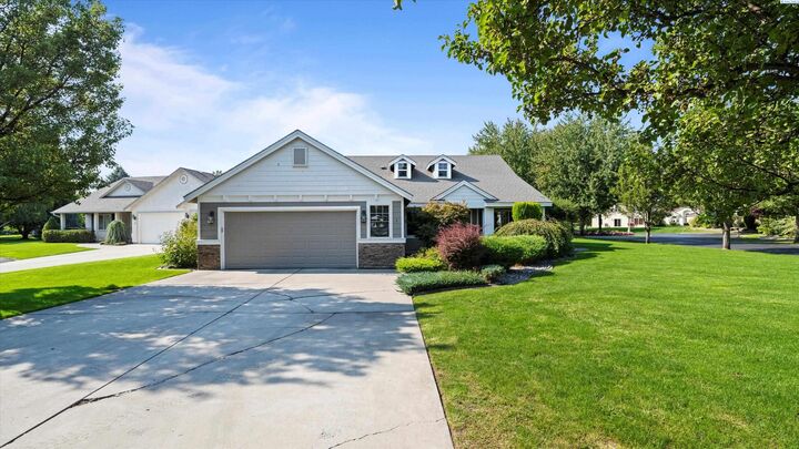 Property Photo:  1 Dahlia Ct  WA 99301 