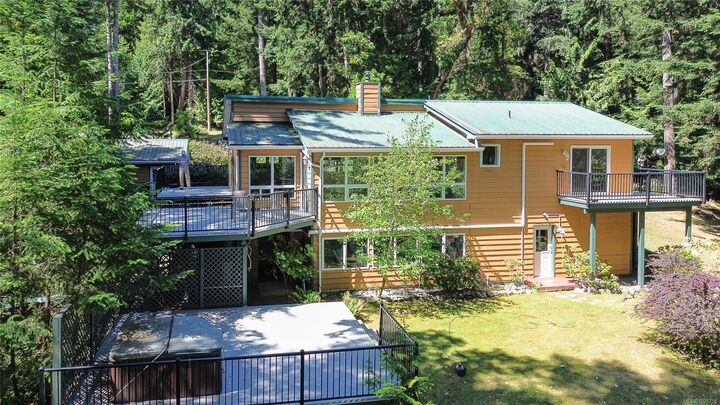 Property Photo: 149 Pilkey Point Rd BC V0R 2Y0