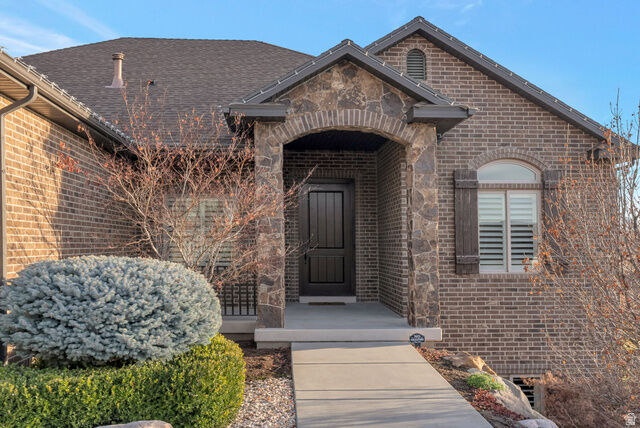 Property Photo: 360 E 1300 N UT 84302