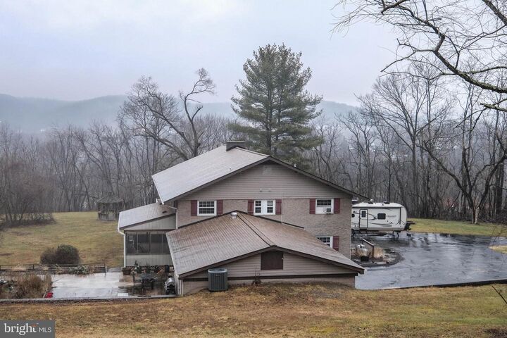 Property Photo: 5091 Fairview Drive WV 25411