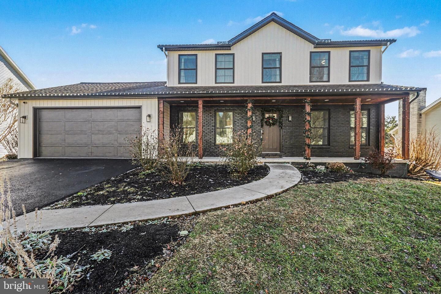 Property Photo:  897 Sunny Hill Lane  PA 17111 