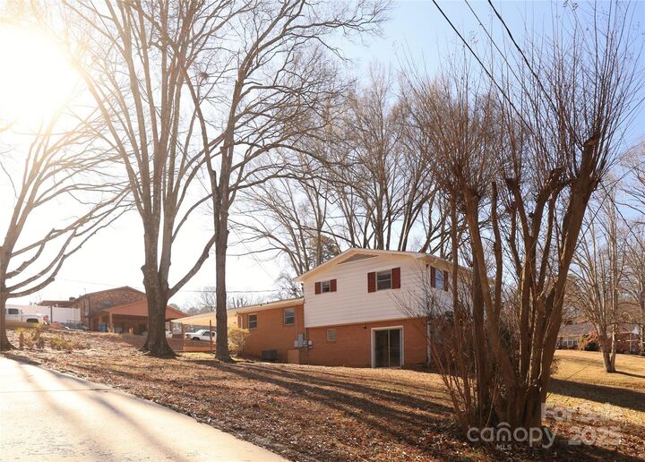 Property Photo:  1521 19th Street SW  NC 28602 
