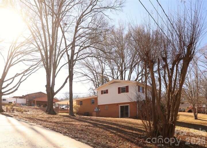 Property Photo:  1521 19th Street SW  NC 28602 