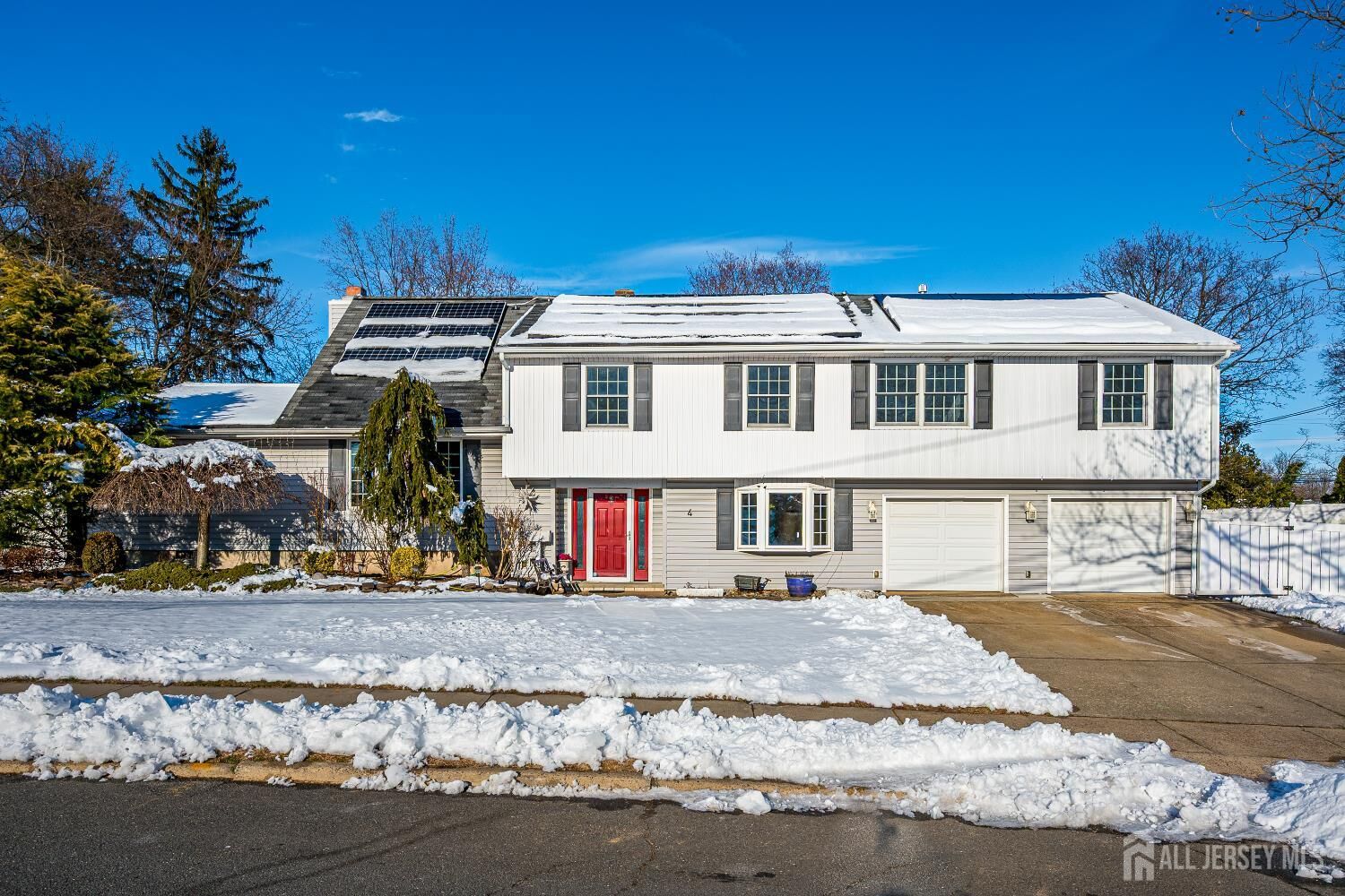 Property Photo:  4 Winthrop Road  NJ 08873 