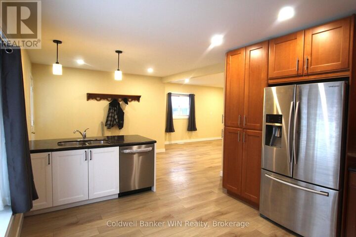 Property Photo:  460 Main Street North 1  ON N0G 2L2 