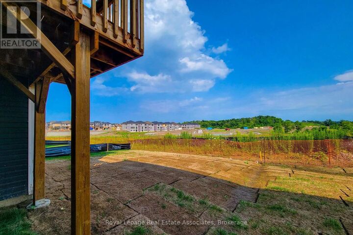 Property Photo:  10 Castro Lane  ON N3W 0G9 