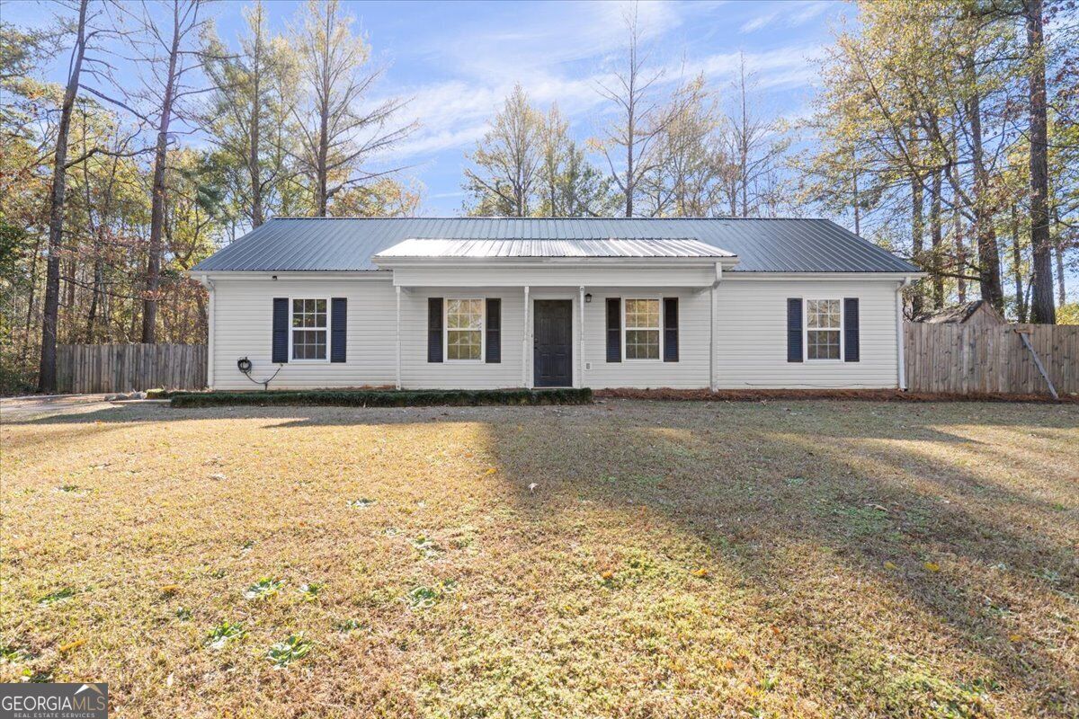 Property Photo:  93 Robin Hood Road  GA 30014 
