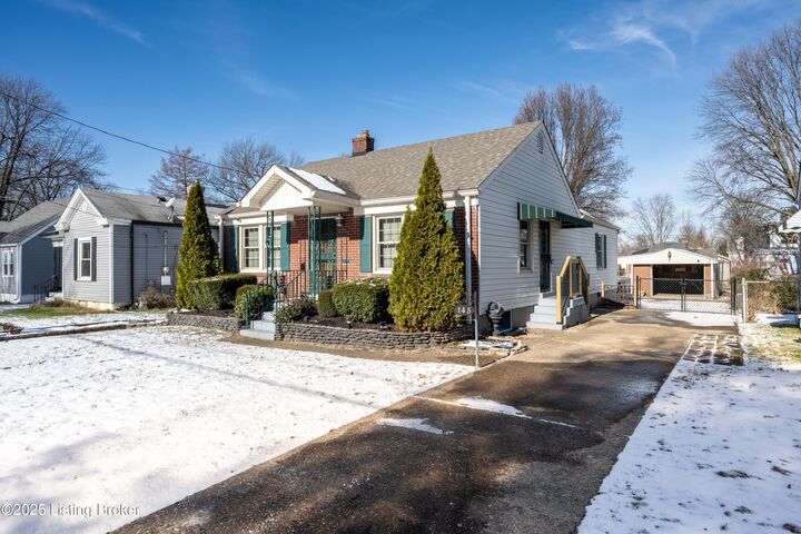 Property Photo:  145 E Ashland Ave  KY 40214 
