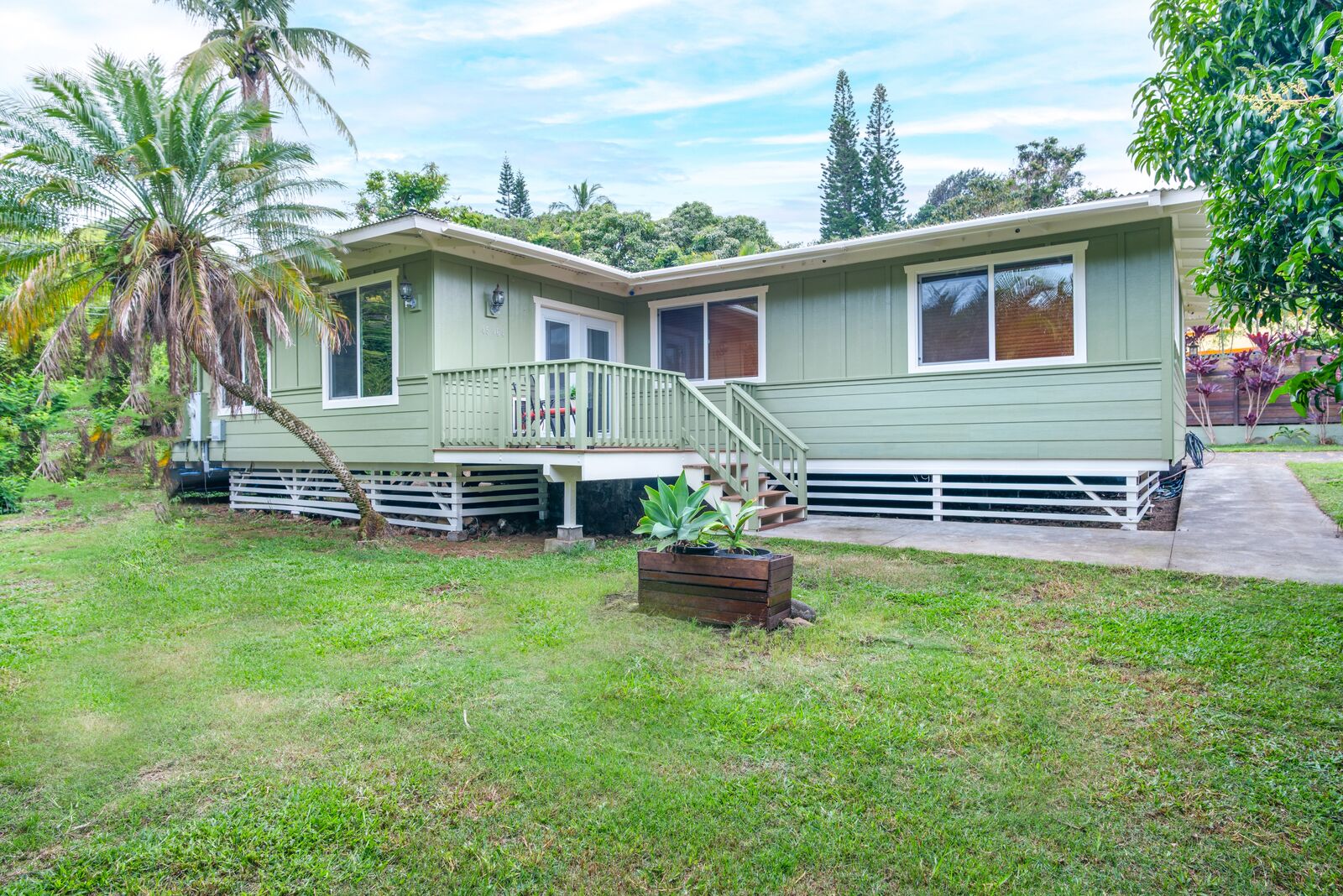 Property Photo:  45-464 Maile St  HI 96727 