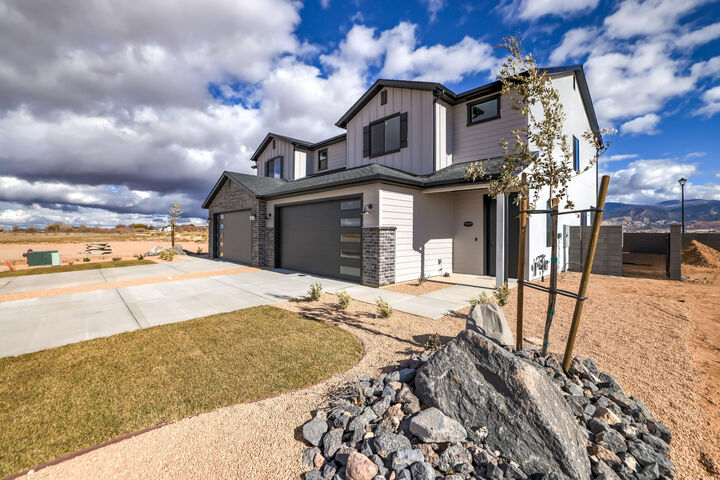 Property Photo:  1026 N Fern St  UT 84721 