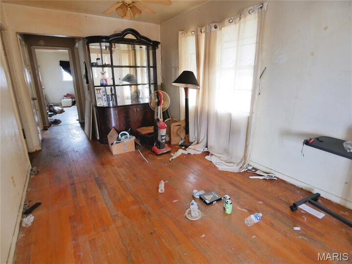 Property Photo:  900 Harlan Avenue  MO 63147 
