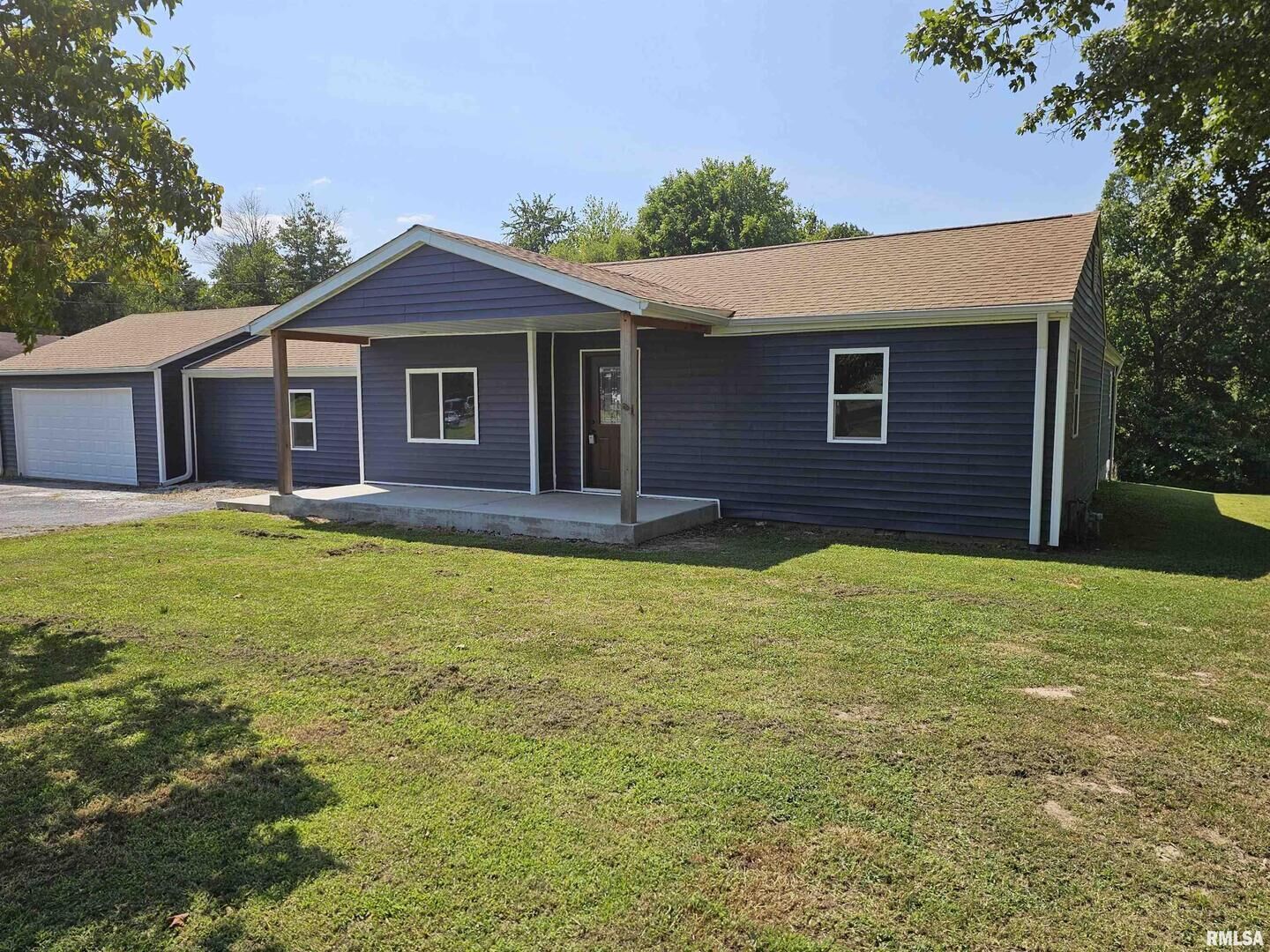 Property Photo:  16530 E Fairfield Road  IL 62864 