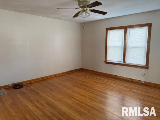 Property Photo:  121 N 9th Street  IL 62948 