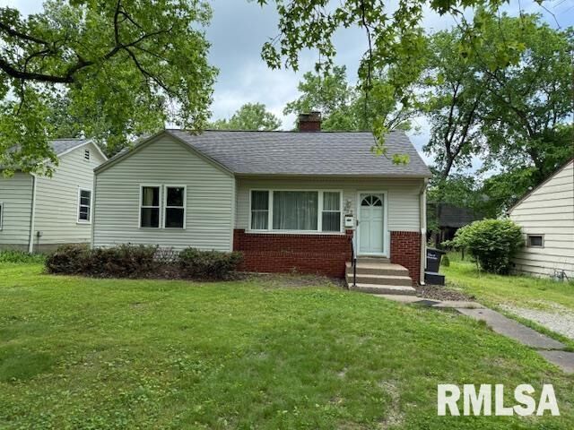Property Photo: 802 S Twisdale Street IL 62901