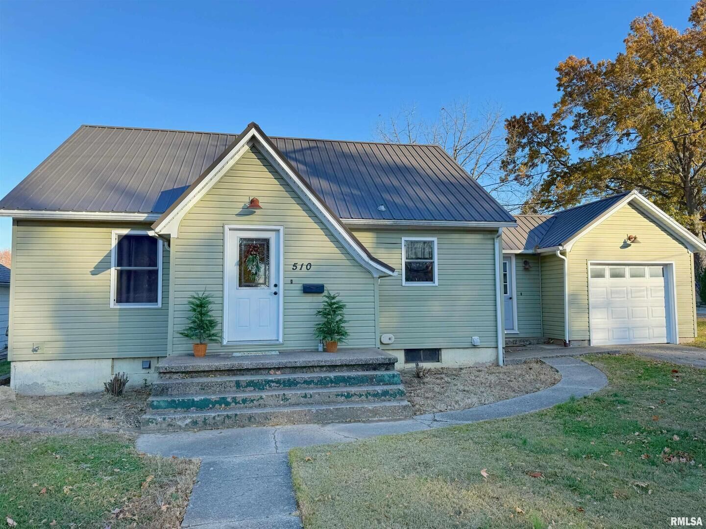 Property Photo:  510 S Charles Street  IL 62288 