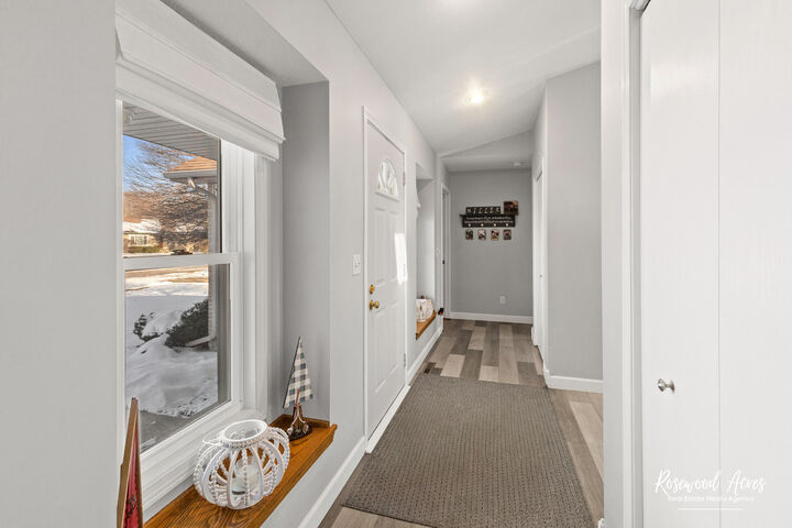 Property Photo:  1240 E Truman Drive  IL 60915 