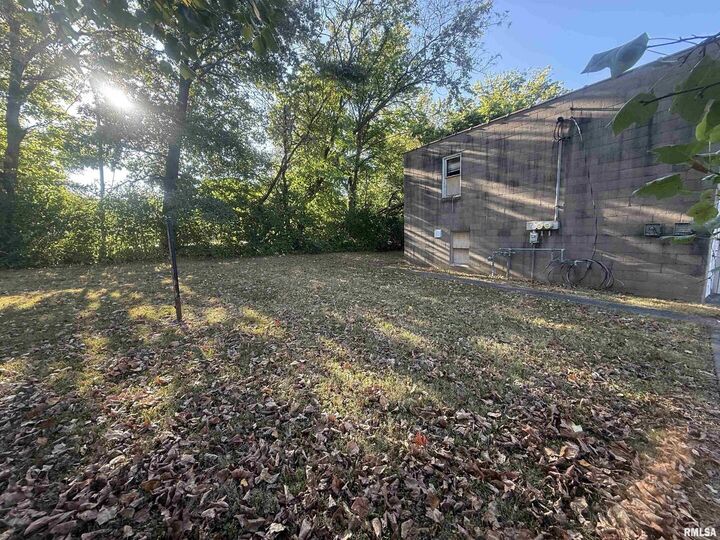 Property Photo: 604 S Rawlings Street IL 62901