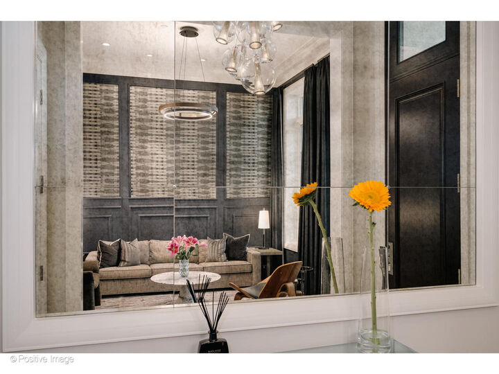 Property Photo:  1720 N Mohawk Street  IL 60614 