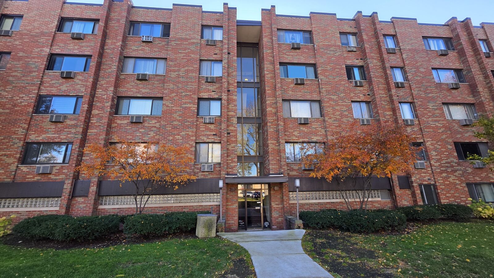 Property Photo:  5310 N Chester Avenue 223  IL 60656 
