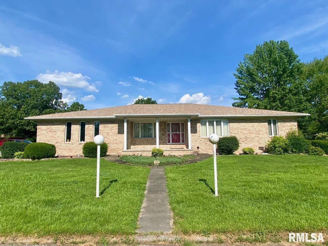 Property Photo: 117 N Plains Avenue IL 62959