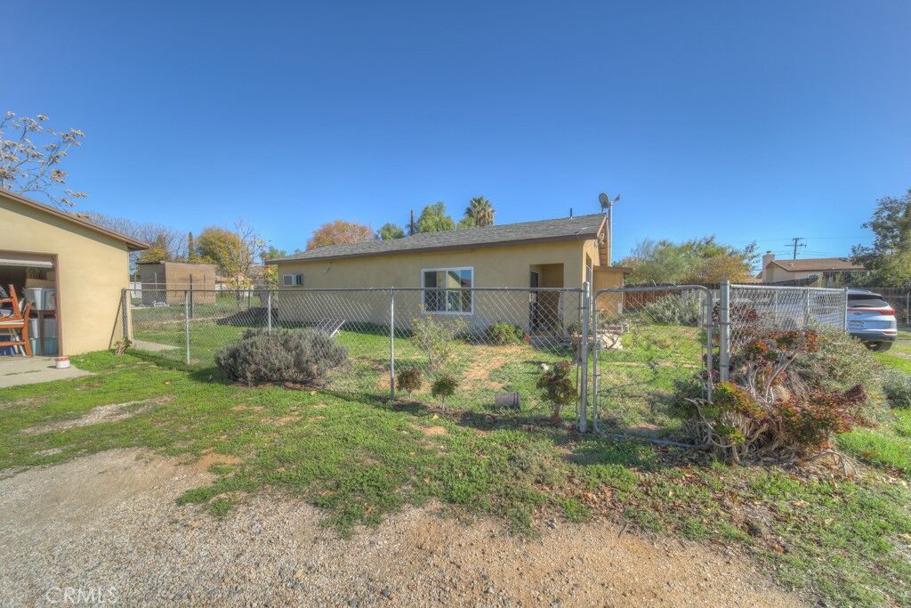 Property Photo:  11557 Davis  CA 92557 