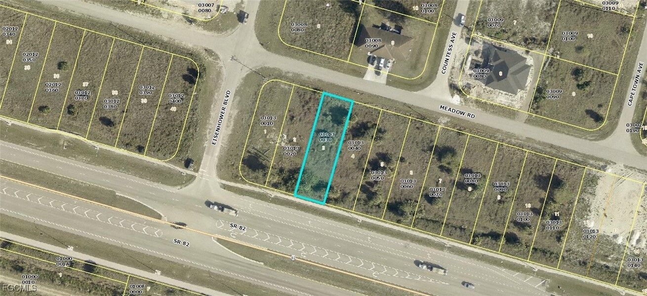 Property Photo: 3304 Meadow Road FL 33974