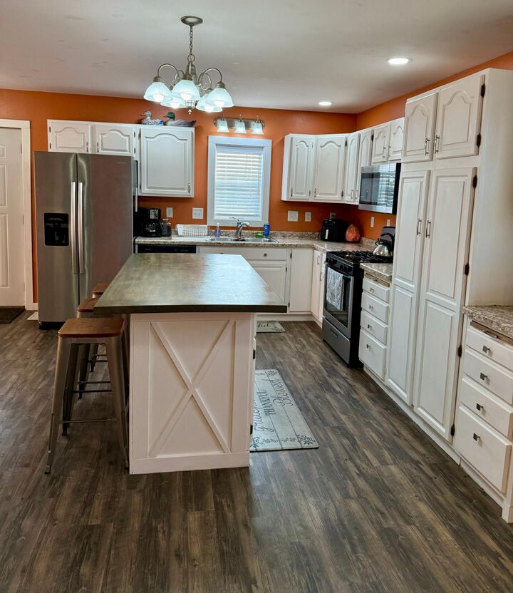 Property Photo:  120 N 2nd Avenue N  ND 58075 