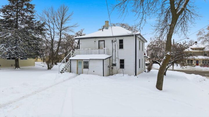Property Photo:  155 Excelsior Avenue N  MN 55302 