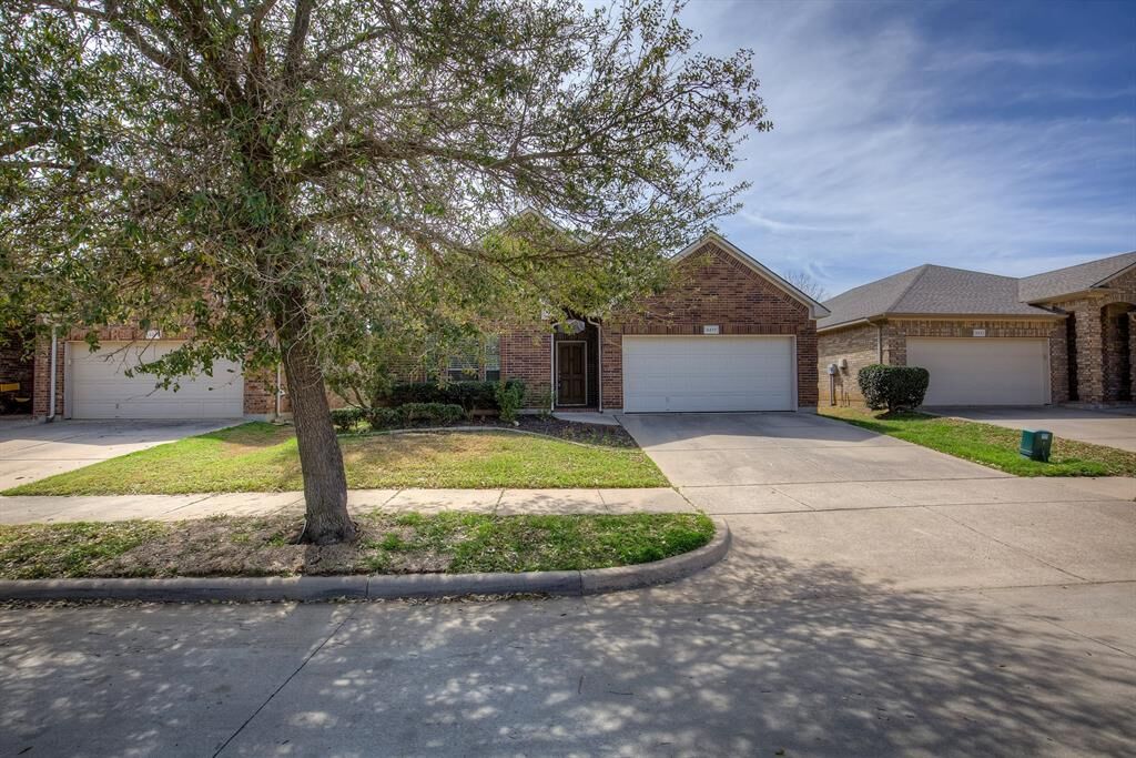 Property Photo:  3217 Hornbeam Street  TX 76226 