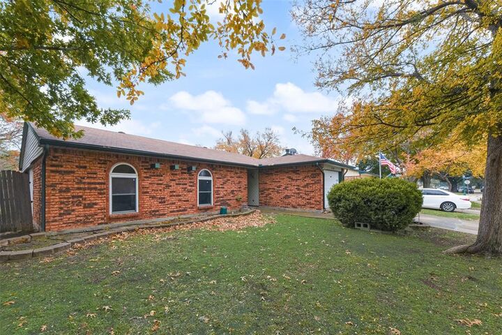 Property Photo:  5104 Aztec Drive  TX 75056 