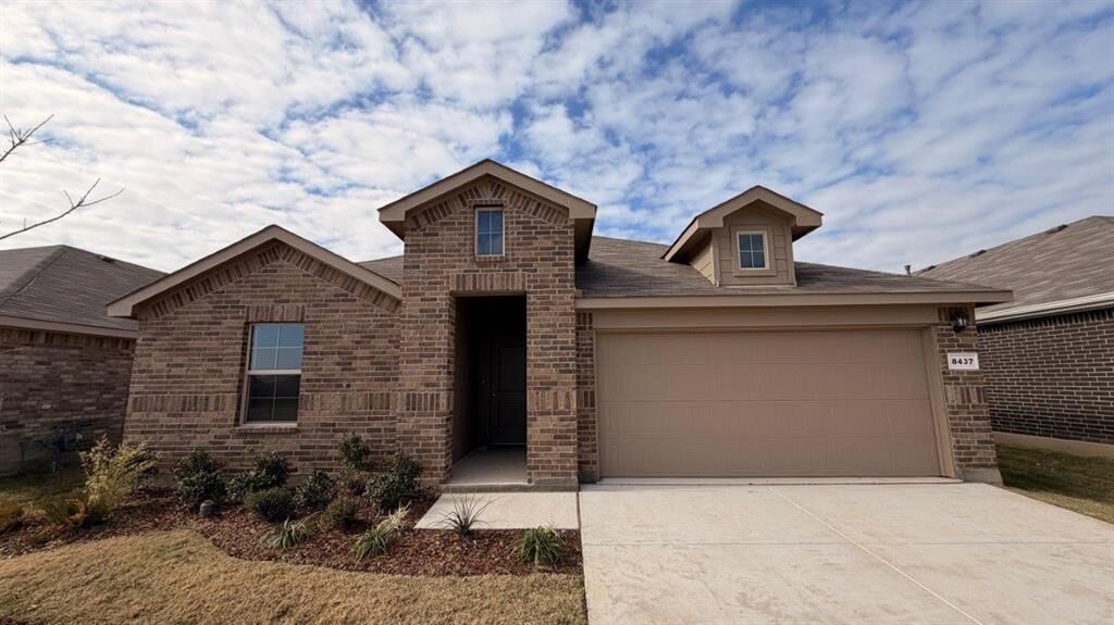 Property Photo:  8437 Coffee Springs Drive  TX 76131 