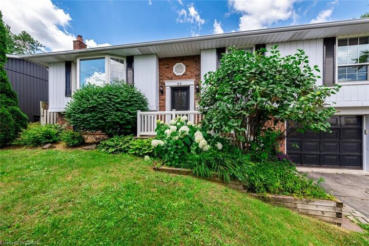 Property Photo:  44 Valleyview Drive  ON L9G 2A5 