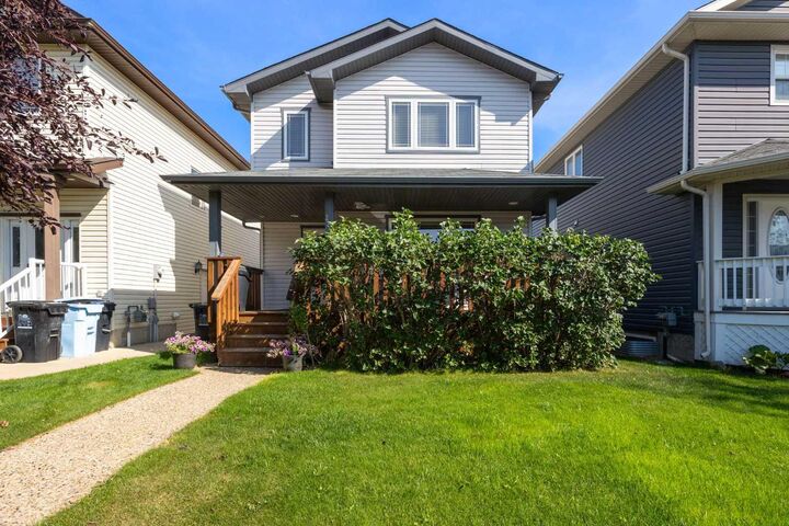 Property Photo:  225 Hawthorn Way  AB T9K 0P2 