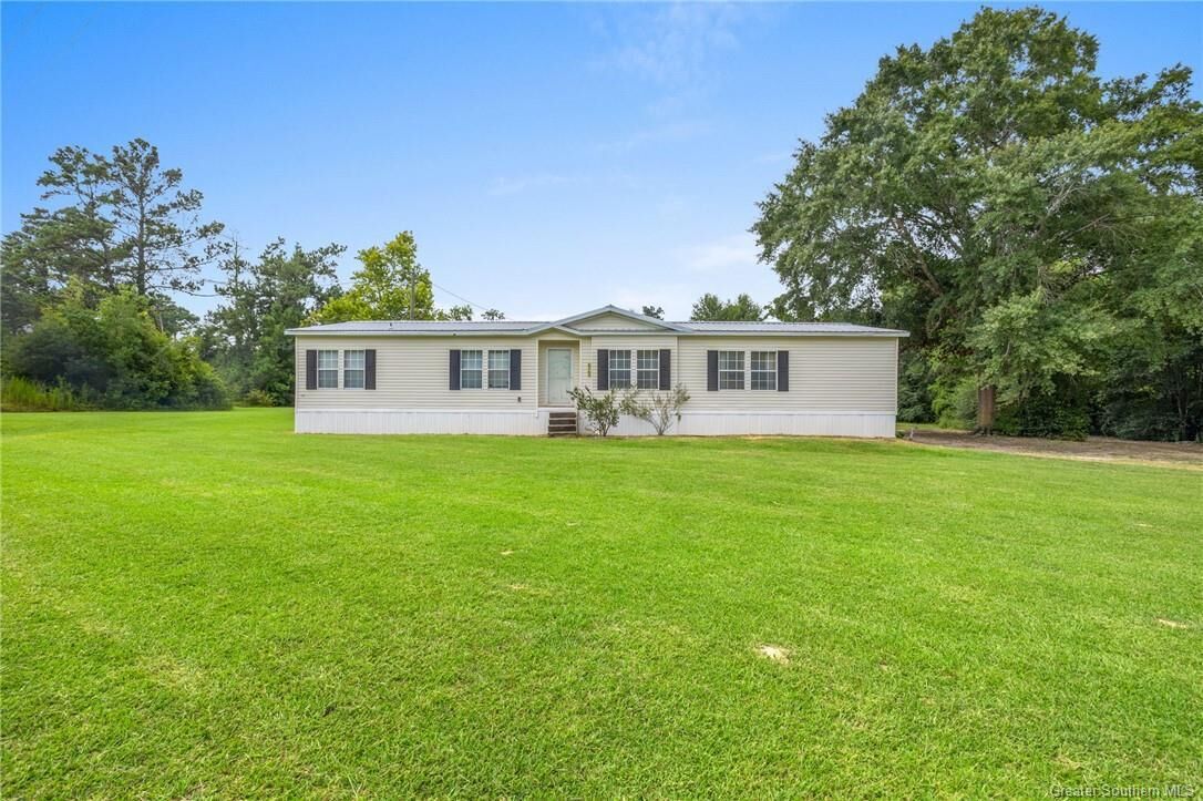 Property Photo:  6769 La-110  LA 70652 
