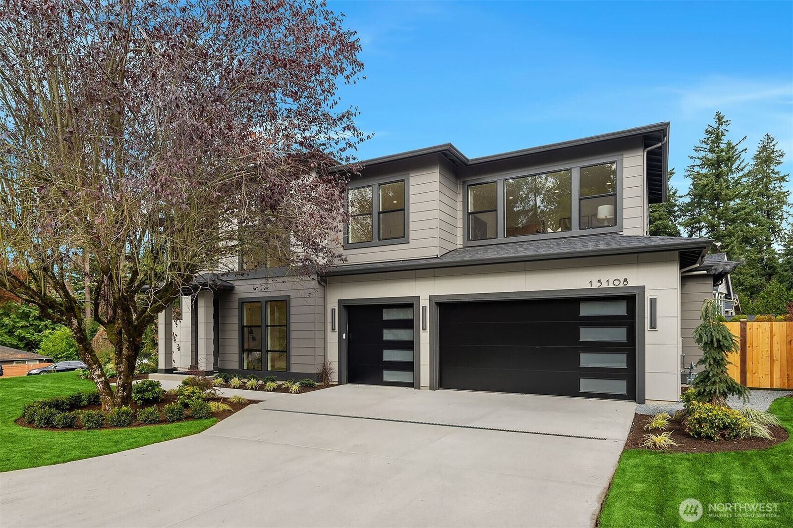 Property Photo:  15108 SE 41st Place  WA 98006 