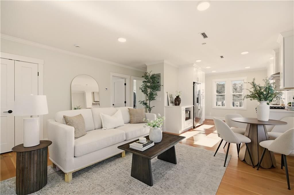 Property Photo:  85 Bay View Avenue 2  RI 02809 