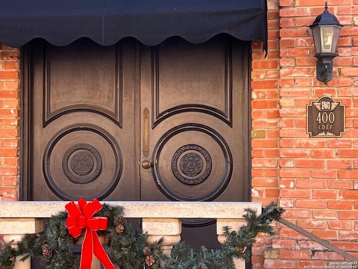 Property Photo:  8033 N New Braunfels # 400 E  TX 78209 