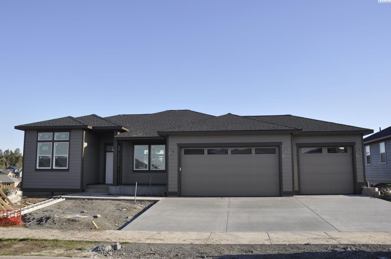 Property Photo: 965 SW Panorama WA 99163