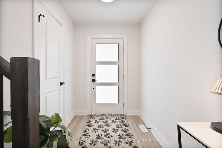 Property Photo:  64 Postma Crescent  ON N0M 1A0 