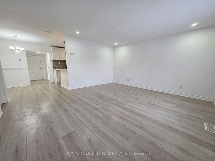 Property Photo:  278 Pasadena Drive  ON L4P 2Y9 