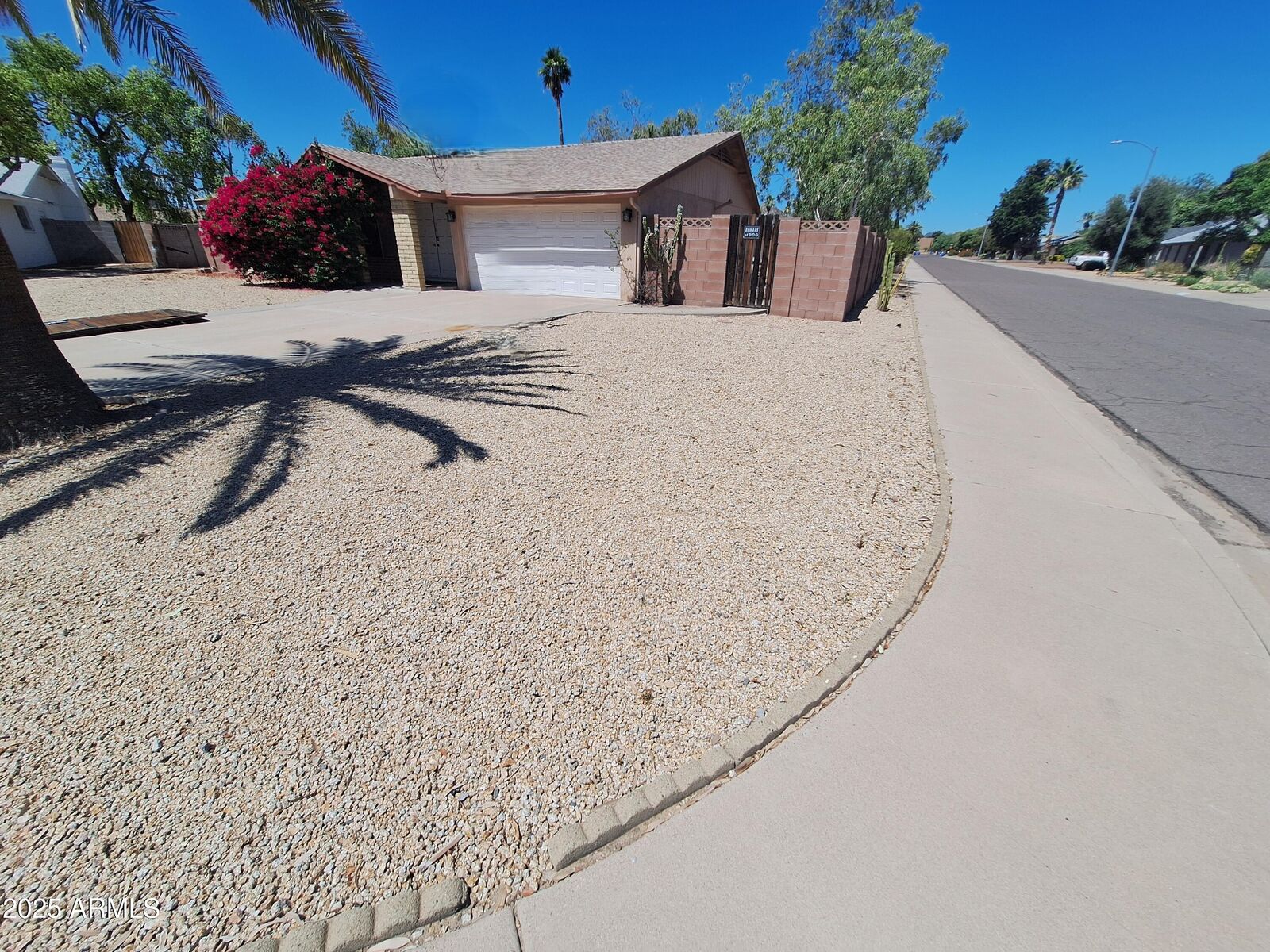 Property Photo:  2839 E Altadena Avenue  AZ 85028 