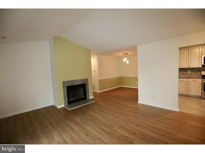 Property Photo:  442 Atlanta Court  NJ 08080 