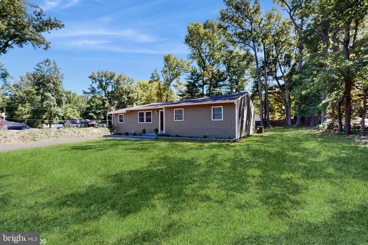 Property Photo:  829 Walnut Avenue  NJ 08021 