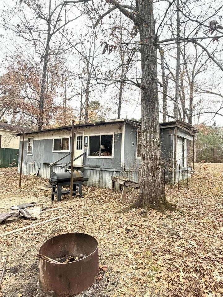 Property Photo:  959 1/2 J Avenue  AR 71747 
